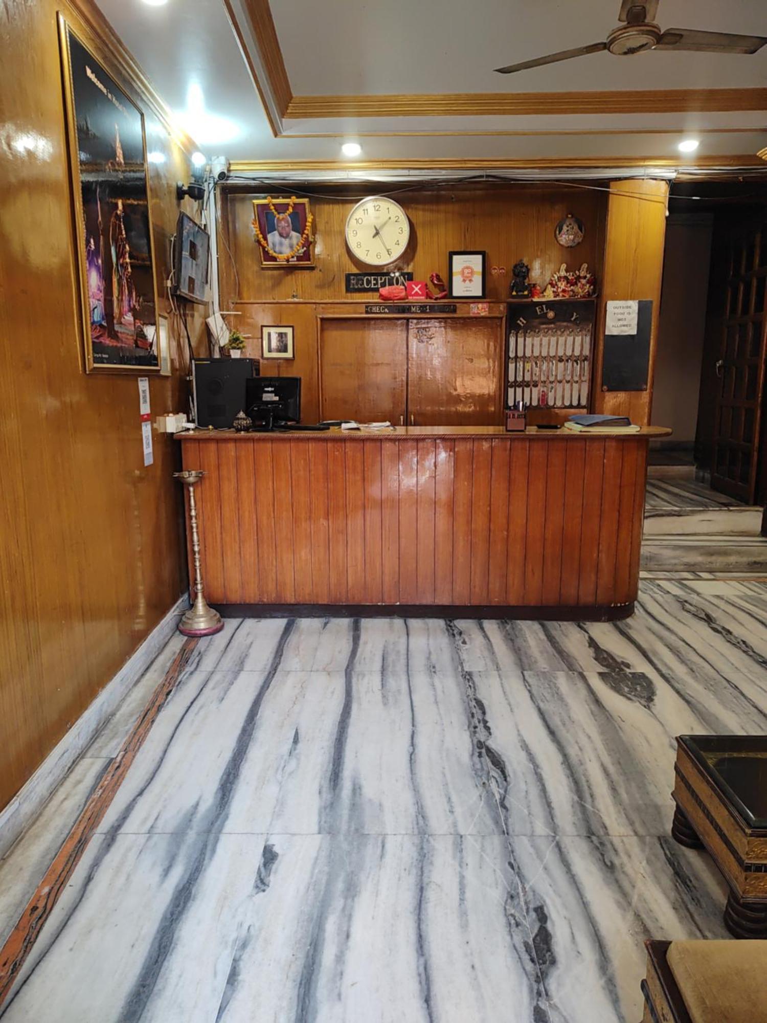 Hotel Divya Варанаси Екстериор снимка