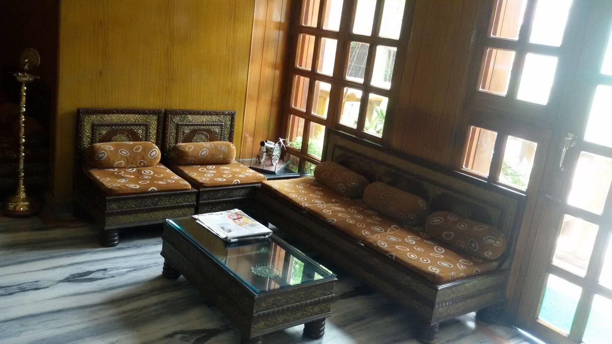 Hotel Divya Варанаси Екстериор снимка